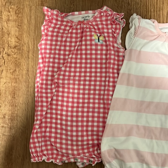 3 Carters onesies two 18 months and one 24 months - Picture 2 of 4